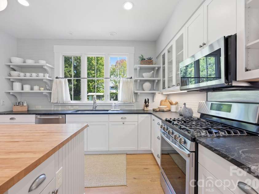 415 Goodrum Street, Davidson, NC 28036.  MLS# CAR4423264, YatesRealty ID 49977. 