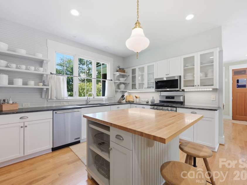 415 Goodrum Street, Davidson, NC 28036.  MLS# CAR4423264, YatesRealty ID 49977. 