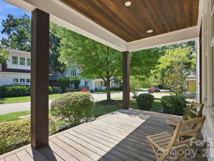 415 Goodrum Street, Davidson, NC 28036.  MLS# CAR4423264, YatesRealty ID 49977. Front Porch