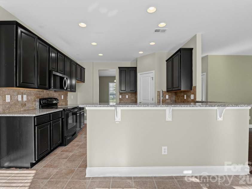 284 Oakbourne Lane, Rock Hill, SC 29732.  MLS# CAR4423457, YatesRealty ID 49981. 