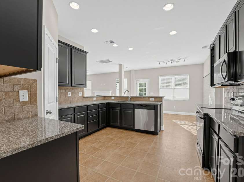 284 Oakbourne Lane, Rock Hill, SC 29732.  MLS# CAR4423457, YatesRealty ID 49981. 