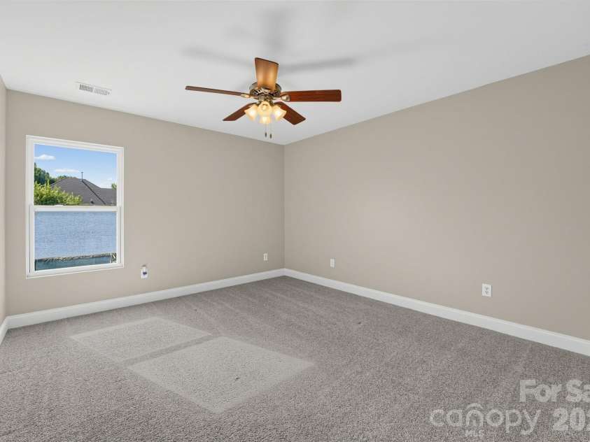 284 Oakbourne Lane, Rock Hill, SC 29732.  MLS# CAR4423457, YatesRealty ID 49981. 