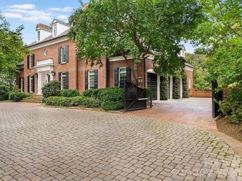 1811 Queens Road, Charlotte, NC 28207.  MLS# CAR4423142, YatesRealty ID 49982. 