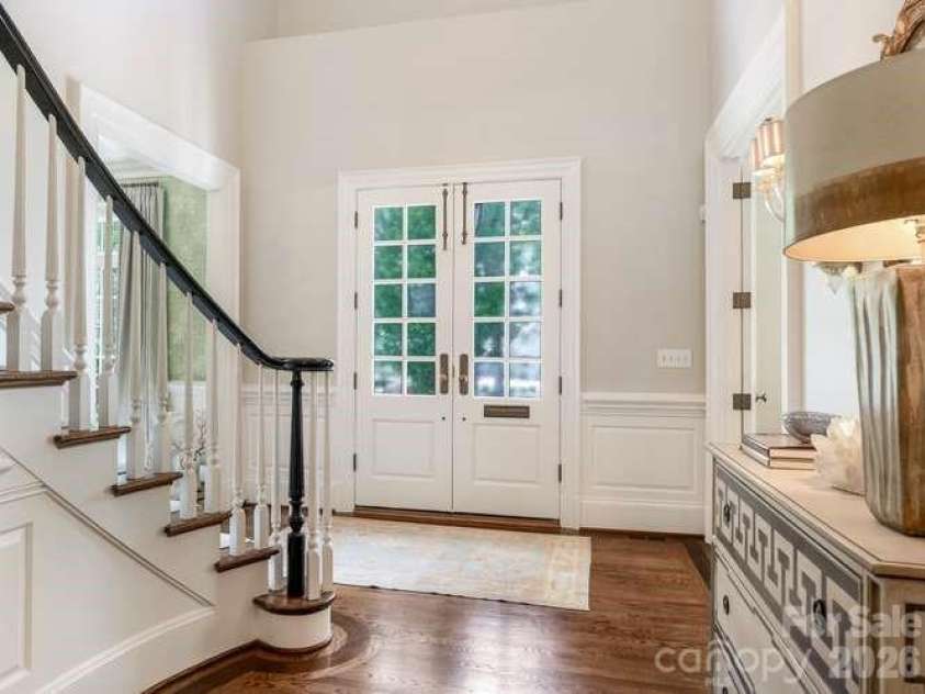 1811 Queens Road, Charlotte, NC 28207.  MLS# CAR4423142, YatesRealty ID 49982. 