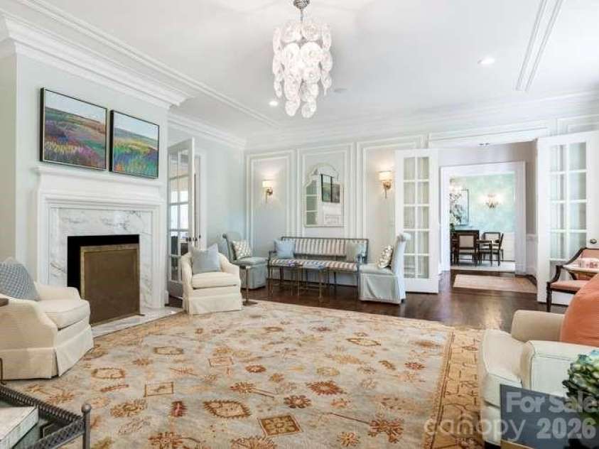 1811 Queens Road, Charlotte, NC 28207.  MLS# CAR4423142, YatesRealty ID 49982. 