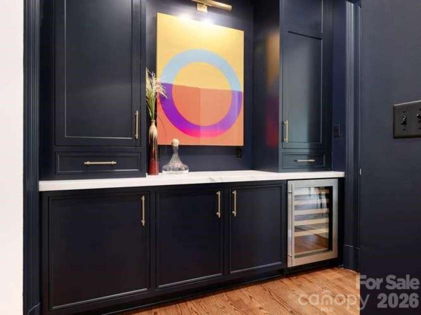 1811 Queens Road, Charlotte, NC 28207.  MLS# CAR4423142, YatesRealty ID 49982. 