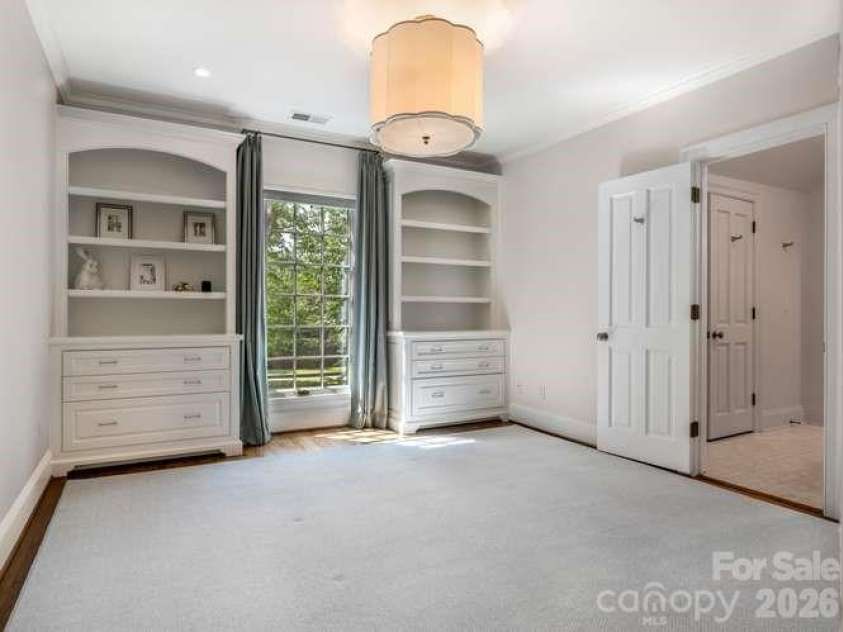 1811 Queens Road, Charlotte, NC 28207.  MLS# CAR4423142, YatesRealty ID 49982. 