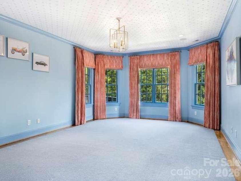 1811 Queens Road, Charlotte, NC 28207.  MLS# CAR4423142, YatesRealty ID 49982. 