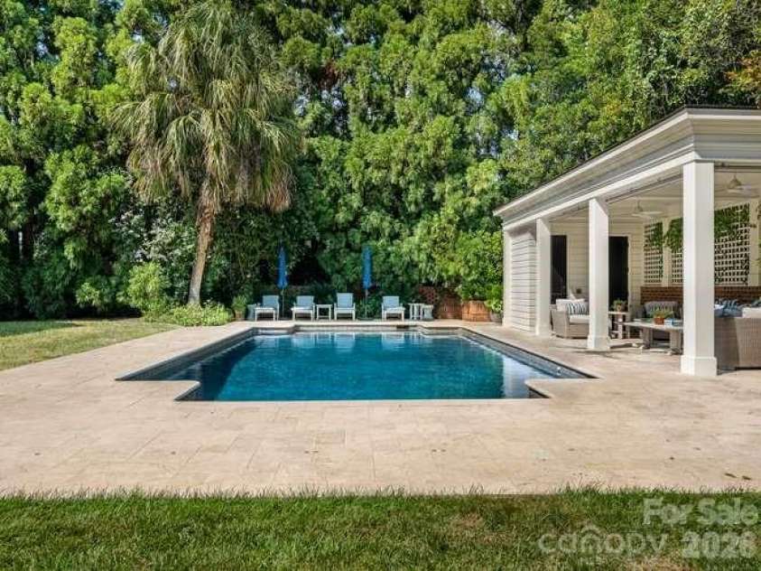 1811 Queens Road, Charlotte, NC 28207.  MLS# CAR4423142, YatesRealty ID 49982. 