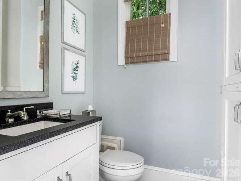 1811 Queens Road, Charlotte, NC 28207.  MLS# CAR4423142, YatesRealty ID 49982. 