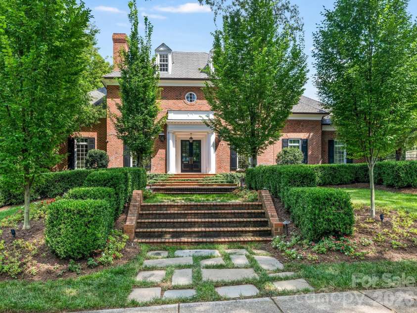 1811 Queens Road, Charlotte, NC 28207.  MLS# CAR4423142, YatesRealty ID 49982. 