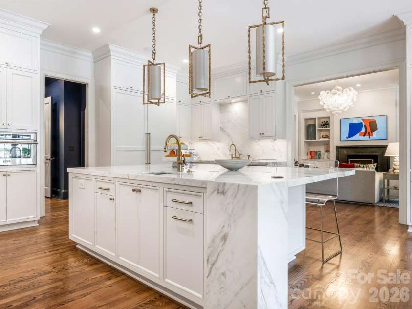 1811 Queens Road, Charlotte, NC 28207.  MLS# CAR4423142, YatesRealty ID 49982. 
