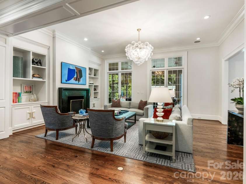 1811 Queens Road, Charlotte, NC 28207.  MLS# CAR4423142, YatesRealty ID 49982. 