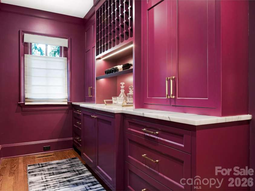 1811 Queens Road, Charlotte, NC 28207.  MLS# CAR4423142, YatesRealty ID 49982. 