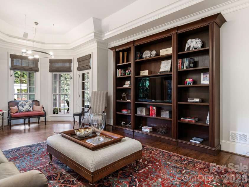 1811 Queens Road, Charlotte, NC 28207.  MLS# CAR4423142, YatesRealty ID 49982. 