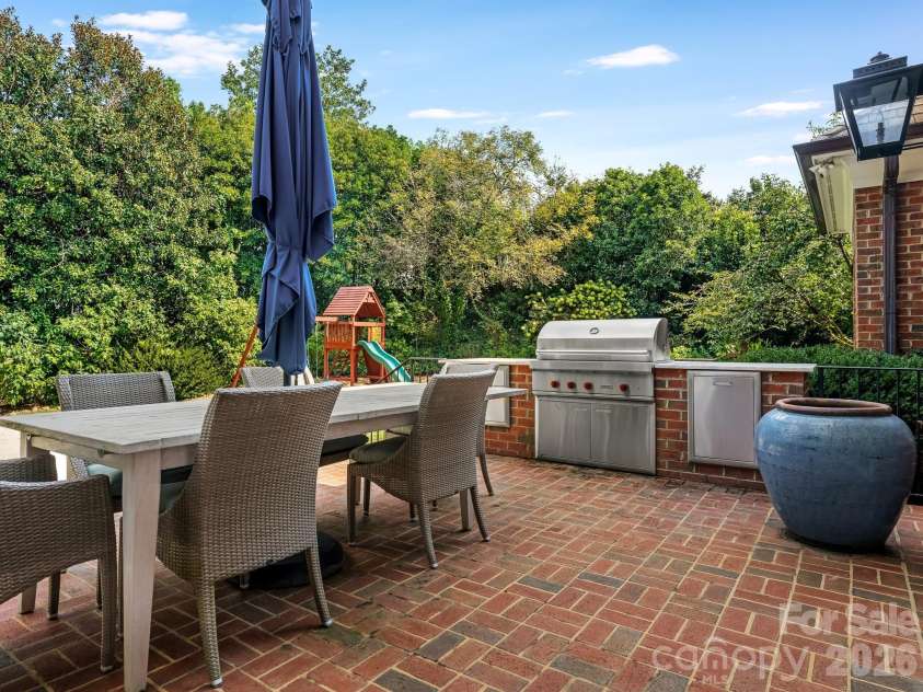 1811 Queens Road, Charlotte, NC 28207.  MLS# CAR4423142, YatesRealty ID 49982. 