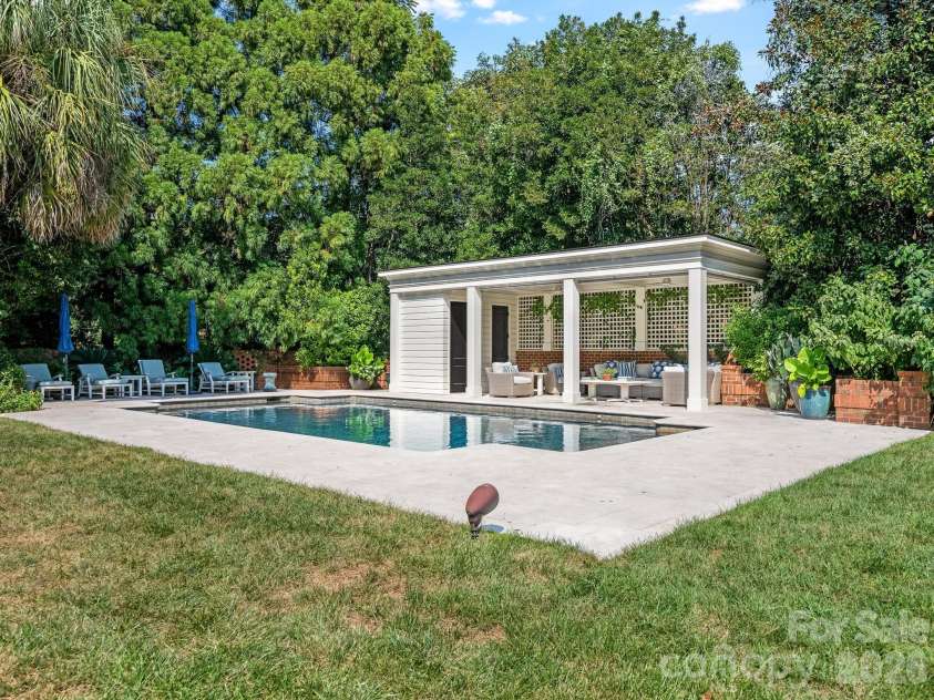 1811 Queens Road, Charlotte, NC 28207.  MLS# CAR4423142, YatesRealty ID 49982. 