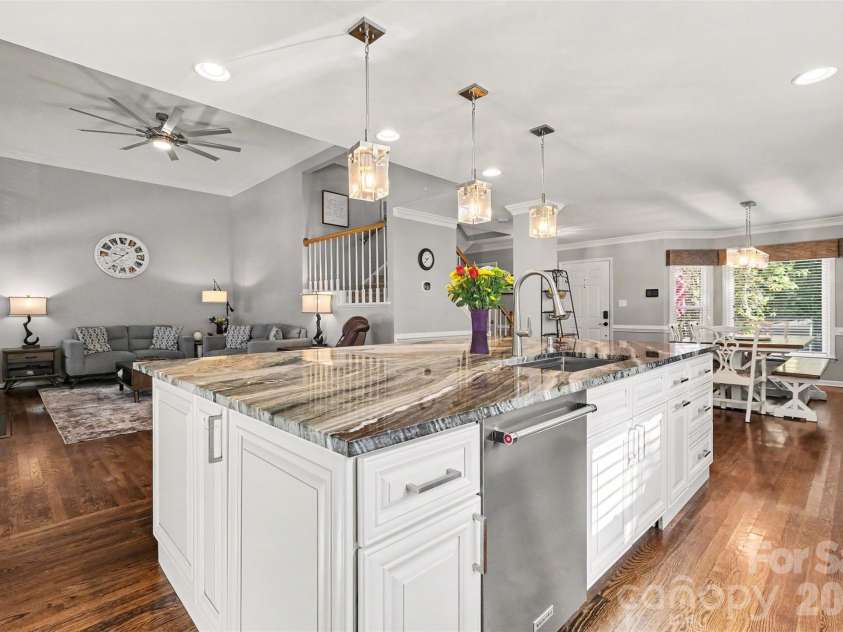 9433 Harris Glen Drive, Charlotte, NC 28269.  MLS# CAR4420751, YatesRealty ID 49983. 