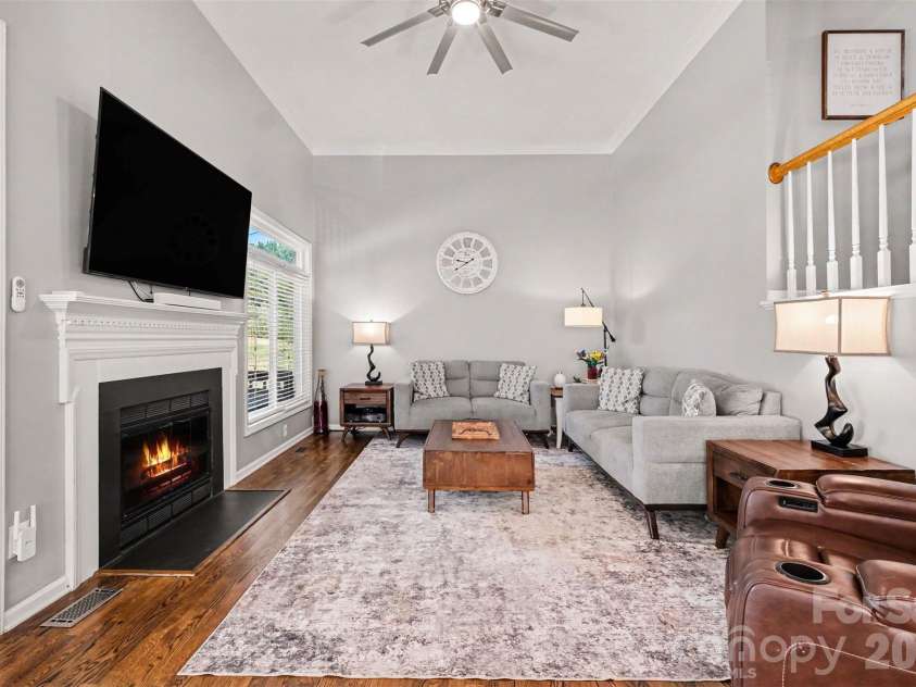 9433 Harris Glen Drive, Charlotte, NC 28269.  MLS# CAR4420751, YatesRealty ID 49983. 