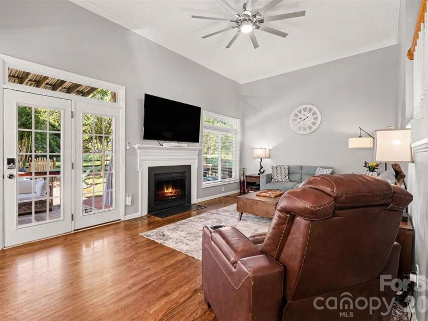 9433 Harris Glen Drive, Charlotte, NC 28269.  MLS# CAR4420751, YatesRealty ID 49983. 