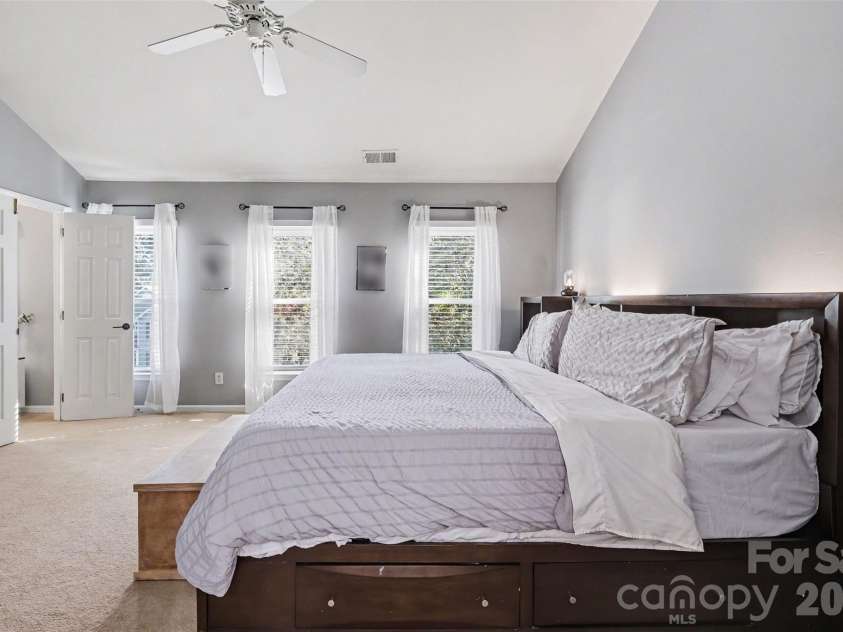 9433 Harris Glen Drive, Charlotte, NC 28269.  MLS# CAR4420751, YatesRealty ID 49983. 