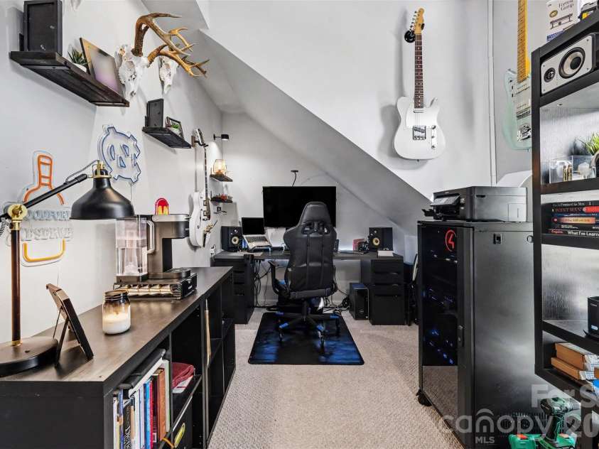 9433 Harris Glen Drive, Charlotte, NC 28269.  MLS# CAR4420751, YatesRealty ID 49983. 