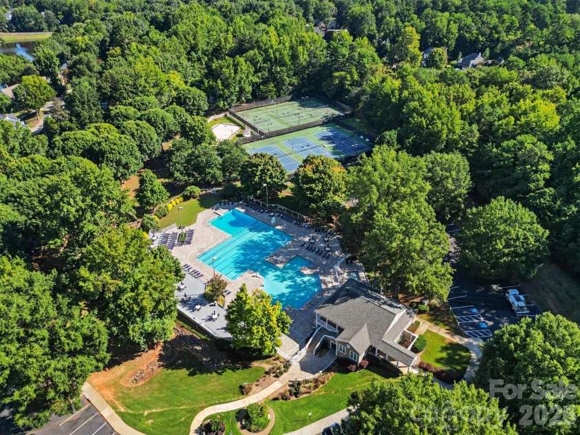 9433 Harris Glen Drive, Charlotte, NC 28269.  MLS# CAR4420751, YatesRealty ID 49983. 
