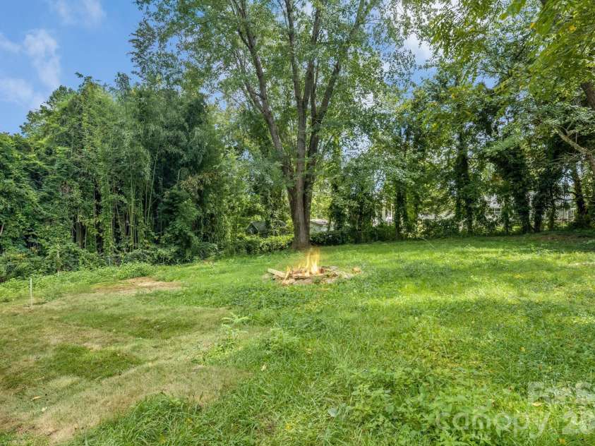 35 Blade Road, Hendersonville, NC 28791.  MLS# CAR4423417, YatesRealty ID 49984. Flat level yard