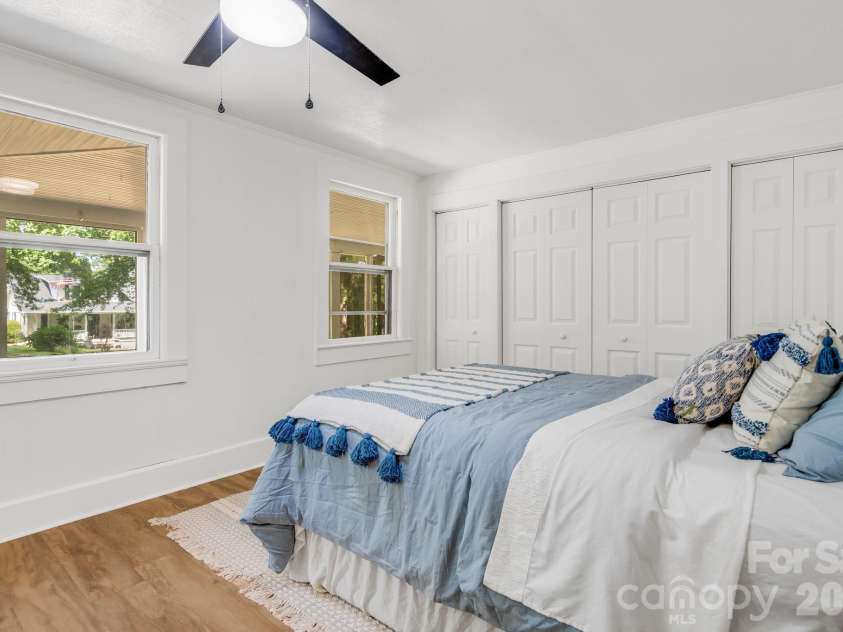 35 Blade Road, Hendersonville, NC 28791.  MLS# CAR4423417, YatesRealty ID 49984. Primary bedroom