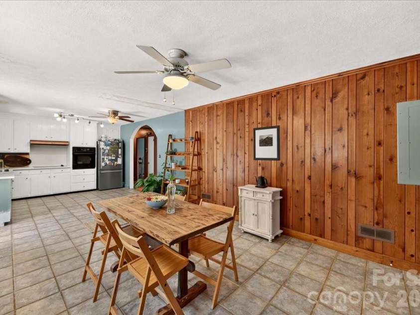 1442 Plumcrest Drive, Charlotte, NC 28216.  MLS# CAR4422358, YatesRealty ID 49987. 