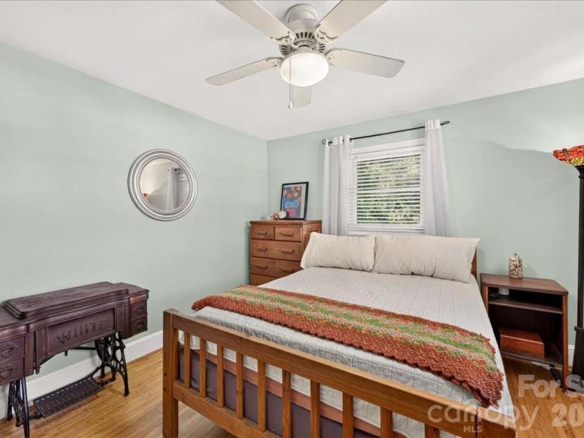 1442 Plumcrest Drive, Charlotte, NC 28216.  MLS# CAR4422358, YatesRealty ID 49987. Bedroom