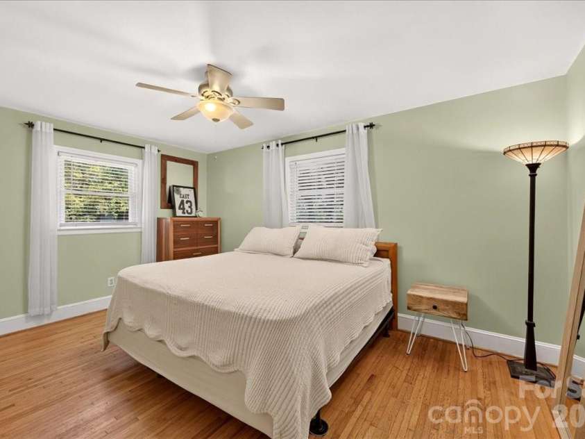 1442 Plumcrest Drive, Charlotte, NC 28216.  MLS# CAR4422358, YatesRealty ID 49987. Primary Bedroom