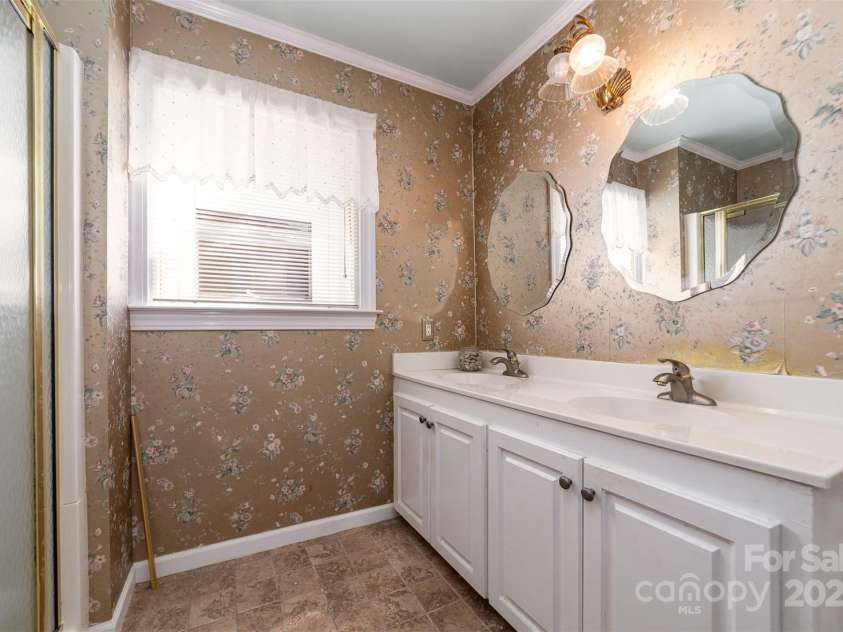 107 Boyd Street, Maiden, NC 28650.  MLS# CAR4214280, YatesRealty ID 4999. 