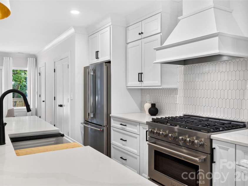 1506 Sumter Avenue, Charlotte, NC 28208.  MLS# CAR4423467, YatesRealty ID 49990. 