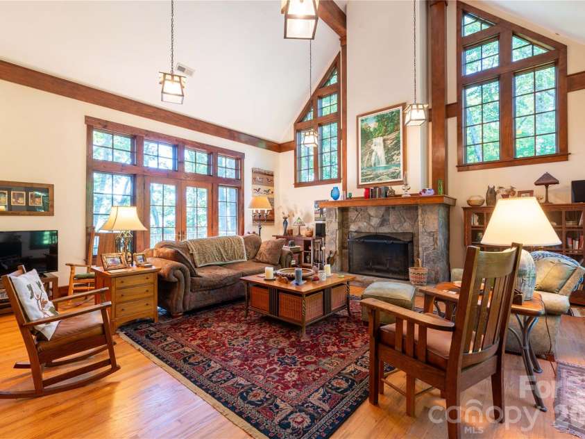 86 Forest Ridge Road, Burnsville, NC 28714.  MLS# CAR4421912, YatesRealty ID 49991. 