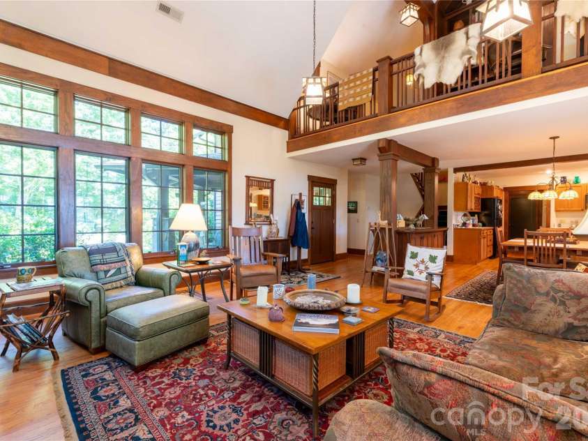 86 Forest Ridge Road, Burnsville, NC 28714.  MLS# CAR4421912, YatesRealty ID 49991. 