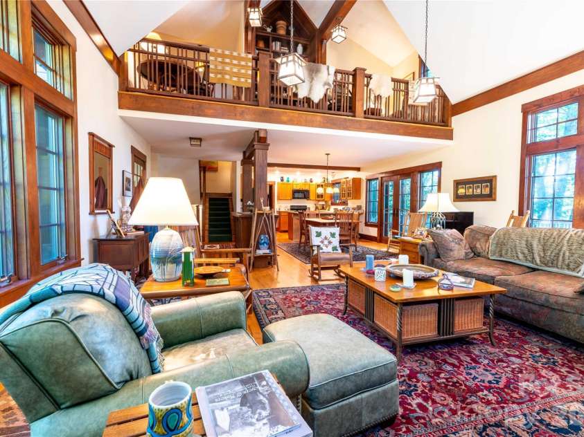 86 Forest Ridge Road, Burnsville, NC 28714.  MLS# CAR4421912, YatesRealty ID 49991. 
