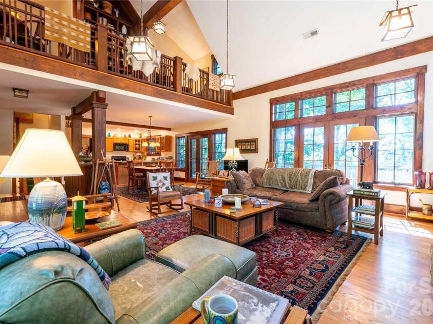 86 Forest Ridge Road, Burnsville, NC 28714.  MLS# CAR4421912, YatesRealty ID 49991. 