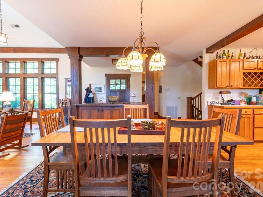 86 Forest Ridge Road, Burnsville, NC 28714.  MLS# CAR4421912, YatesRealty ID 49991. 