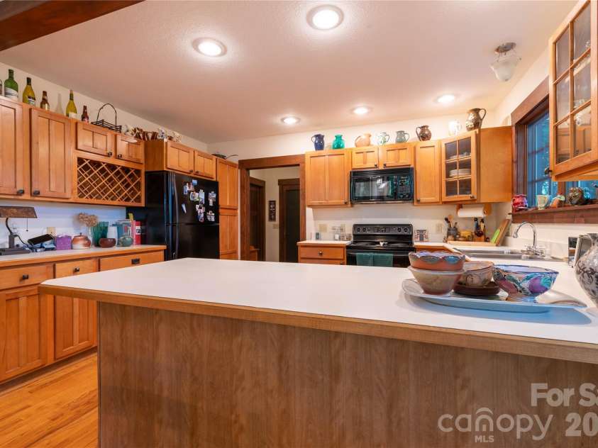 86 Forest Ridge Road, Burnsville, NC 28714.  MLS# CAR4421912, YatesRealty ID 49991. 