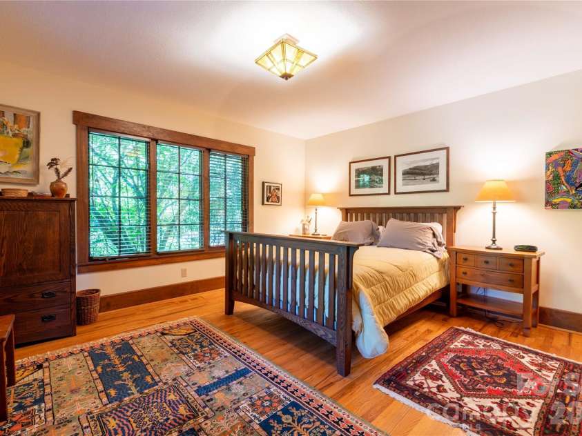 86 Forest Ridge Road, Burnsville, NC 28714.  MLS# CAR4421912, YatesRealty ID 49991. 