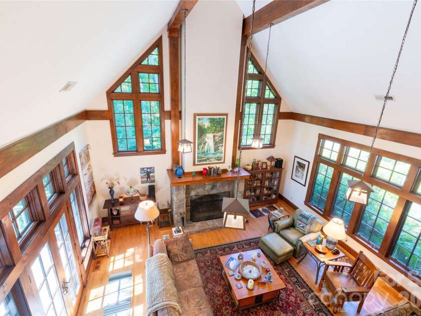 86 Forest Ridge Road, Burnsville, NC 28714.  MLS# CAR4421912, YatesRealty ID 49991. 