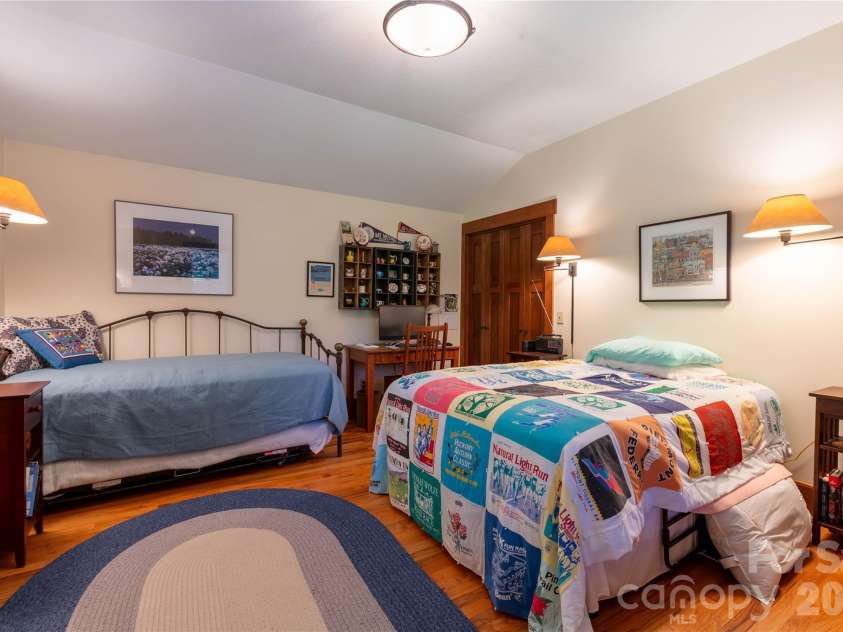 86 Forest Ridge Road, Burnsville, NC 28714.  MLS# CAR4421912, YatesRealty ID 49991. 