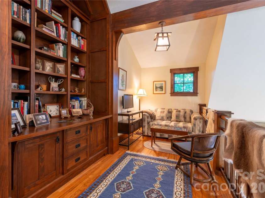 86 Forest Ridge Road, Burnsville, NC 28714.  MLS# CAR4421912, YatesRealty ID 49991. 