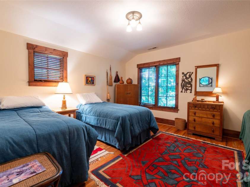 86 Forest Ridge Road, Burnsville, NC 28714.  MLS# CAR4421912, YatesRealty ID 49991. 