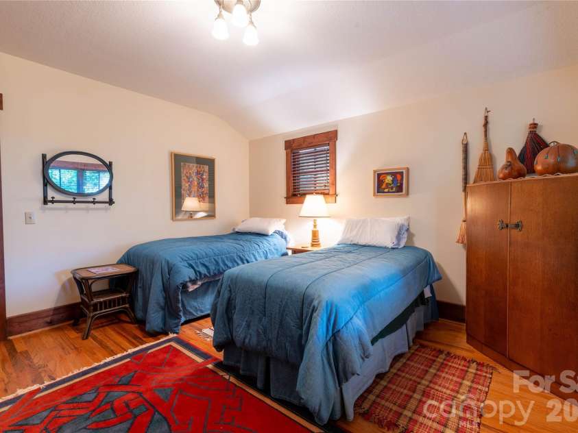 86 Forest Ridge Road, Burnsville, NC 28714.  MLS# CAR4421912, YatesRealty ID 49991. 