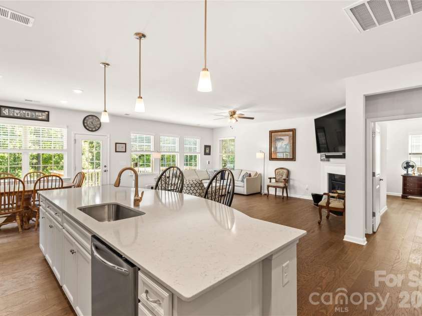 15706 Aviary Orchard Way, Charlotte, NC 28278.  MLS# CAR4422516, YatesRealty ID 49992. 