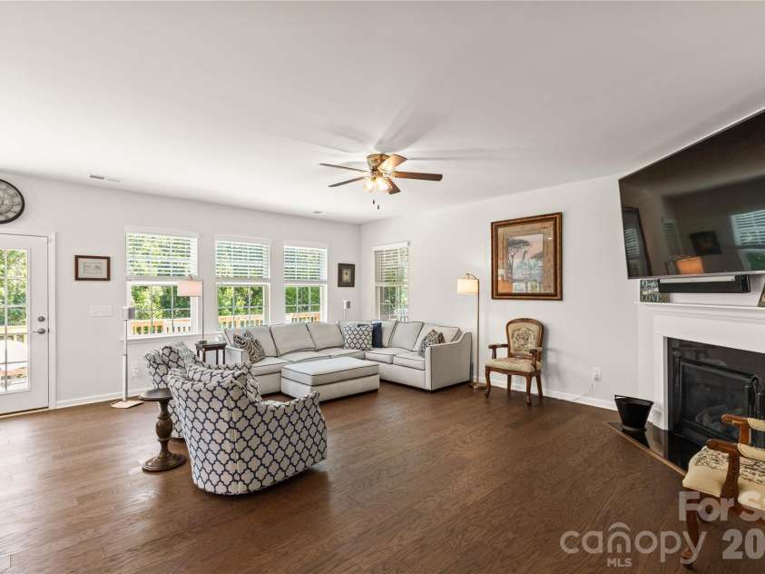 15706 Aviary Orchard Way, Charlotte, NC 28278.  MLS# CAR4422516, YatesRealty ID 49992. 