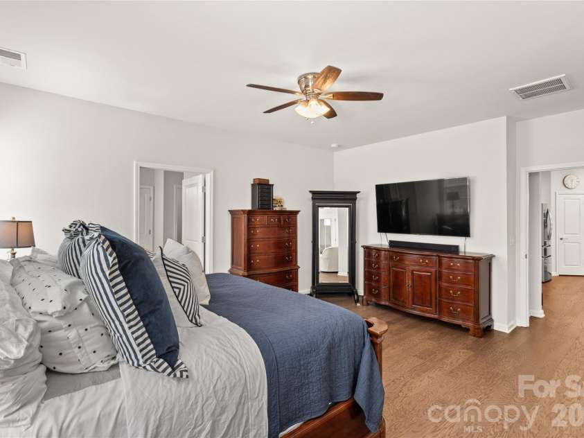 15706 Aviary Orchard Way, Charlotte, NC 28278.  MLS# CAR4422516, YatesRealty ID 49992. 