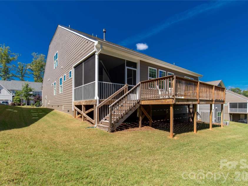 15706 Aviary Orchard Way, Charlotte, NC 28278.  MLS# CAR4422516, YatesRealty ID 49992. 